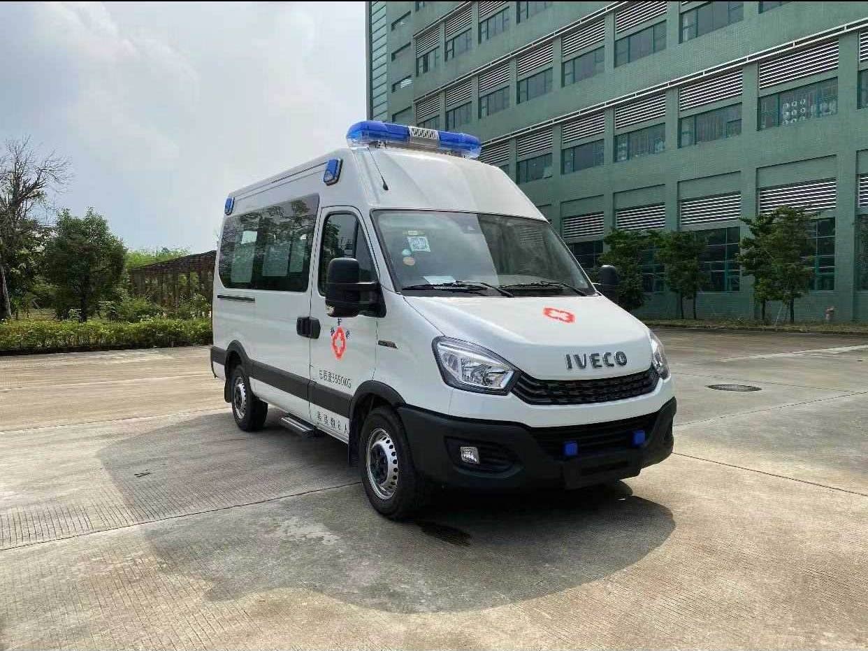 ARD5040XJH-YB6型救護(hù)車圖片