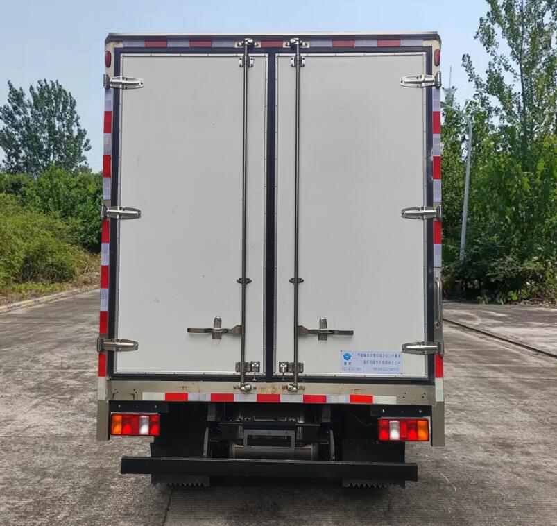 翼暉牌YHV5042XLCSHEVP01甲醇插電式增程混合動力冷藏車公告圖片