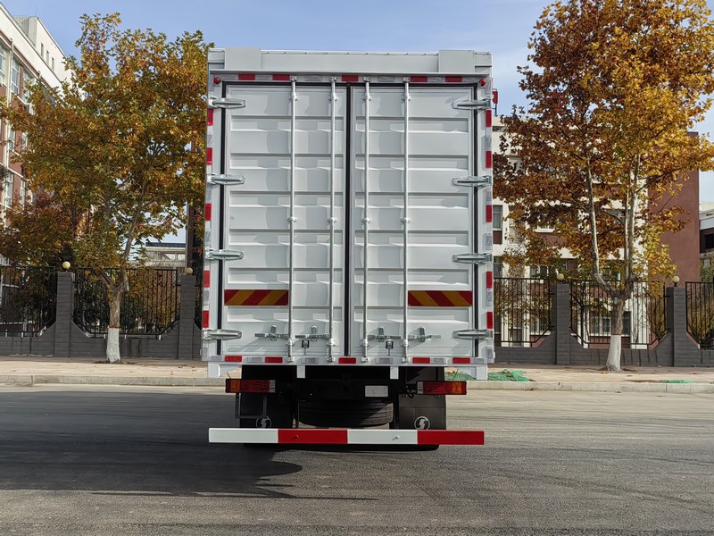 陜汽牌SX5186XYKMP6621翼開啟廂式車公告圖片