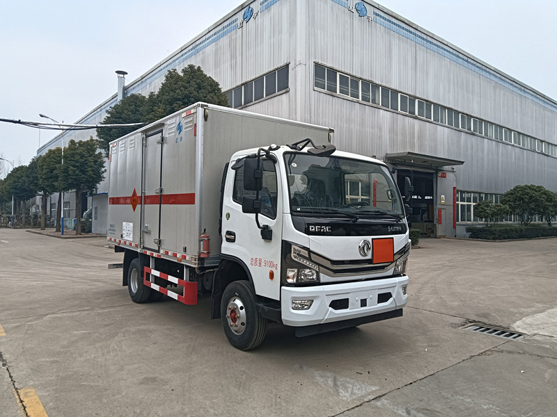 紅宇牌HYZ5090XQYEQ爆破器材運(yùn)輸車公告圖片