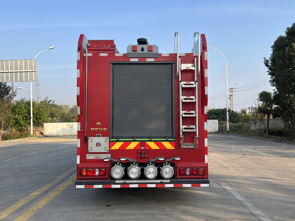 楚勝牌CSC5370GXFSG180/Z6水罐消防車公告圖片