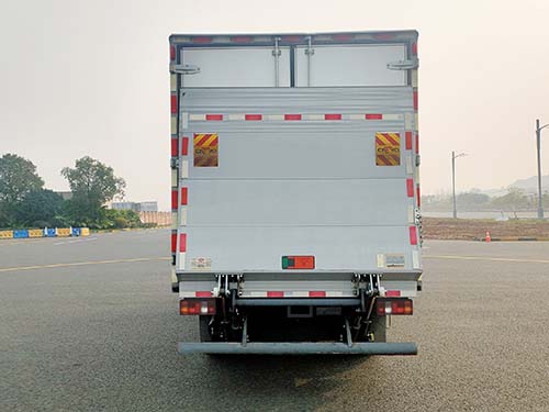 豪曼牌ZZ5048XXYG17ZBEVB純電動(dòng)廂式運(yùn)輸車(chē)公告圖片