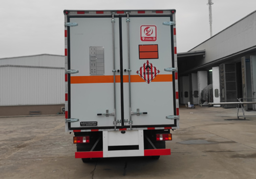 專力牌ZLC5090XRGZ6易燃固體廂式運輸車公告圖片