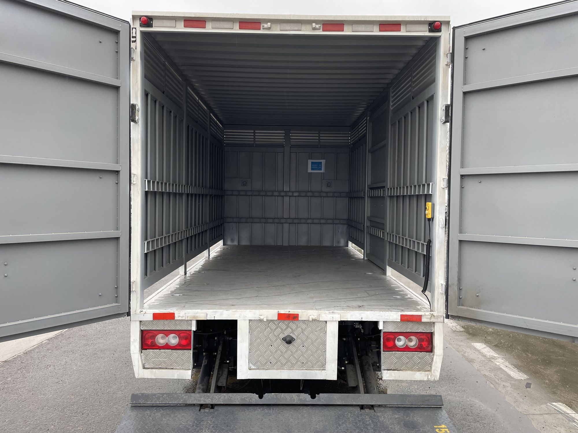 永強(qiáng)牌YQ5040XRQF1易燃?xì)怏w廂式運(yùn)輸車(chē)公告圖片