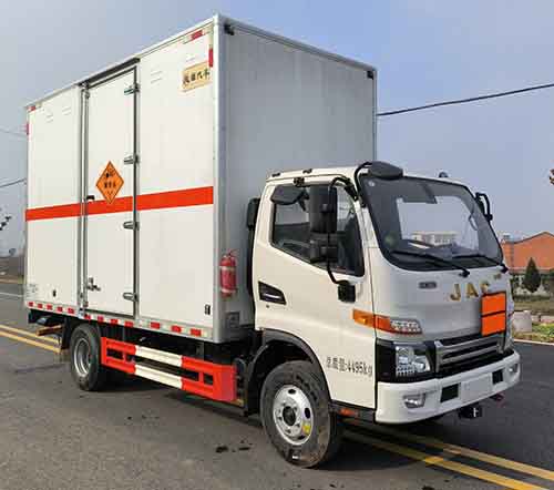 百捷牌QYY5045XQYHFC6爆破器材運(yùn)輸車公告圖片