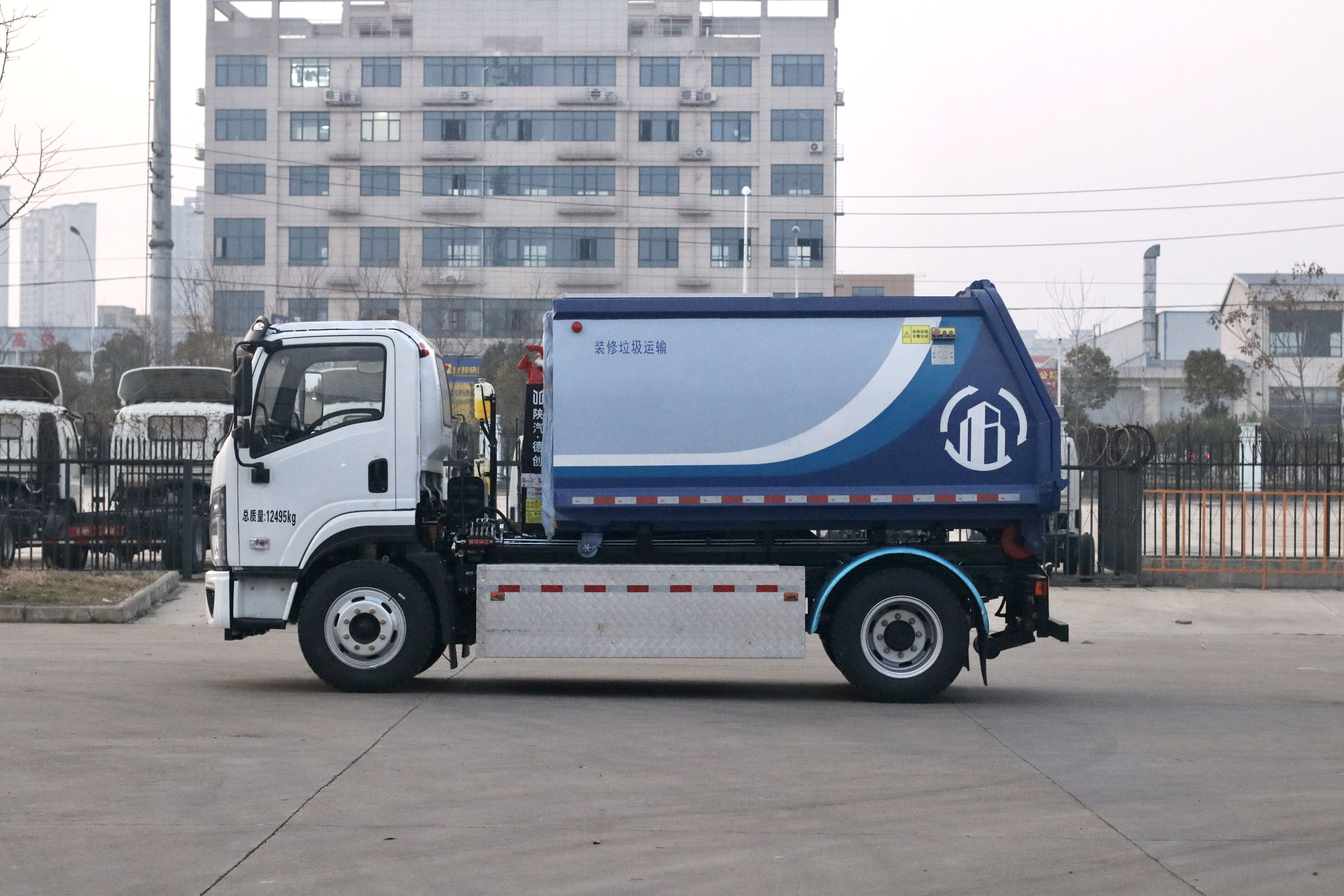 德尊牌SZZ5120ZXXBEV421純電動(dòng)車廂可卸式垃圾車公告圖片