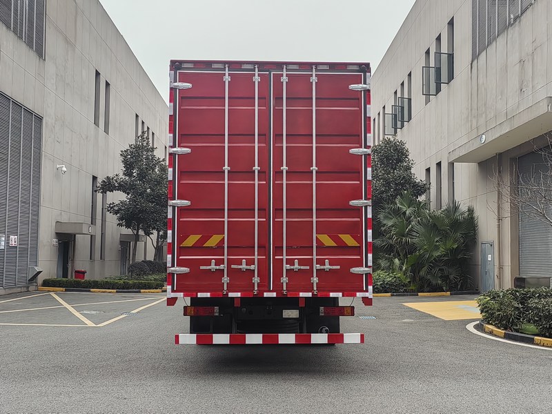 陜汽牌SX5186XXYMP67212廂式運(yùn)輸車公告圖片