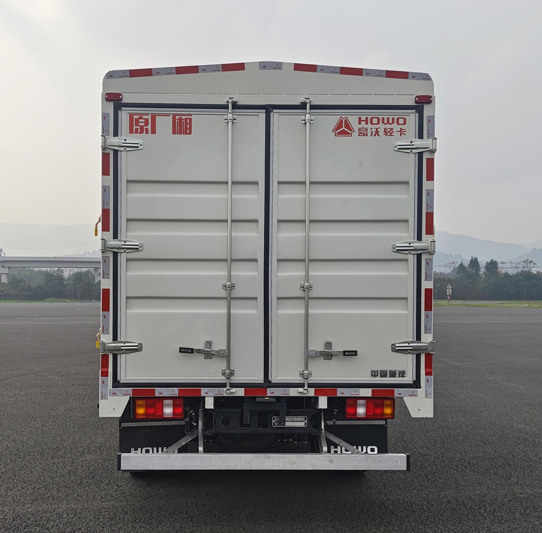 豪沃牌ZZ5047CCYH3414Z146BEVD1純電動倉柵式運(yùn)輸車公告圖片