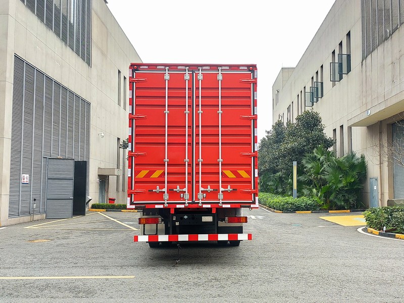 陜汽牌SX5186XXYMPN721廂式運(yùn)輸車公告圖片