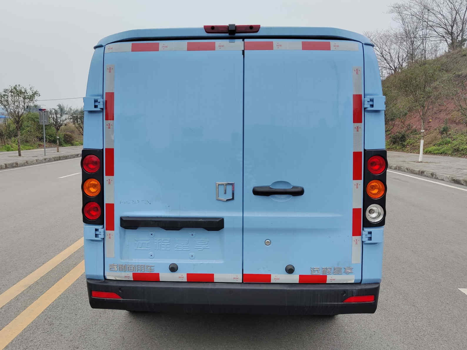 遠(yuǎn)程牌DNC5032XXYSEVGP2換電式純電動廂式運(yùn)輸車公告圖片