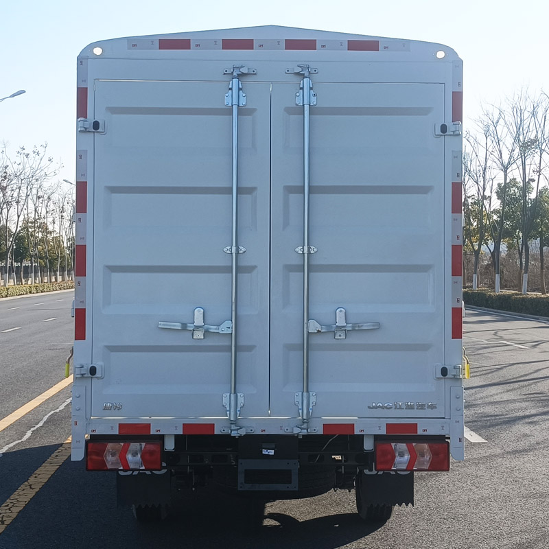 江淮牌HFC5031CCYEV2Q純電動(dòng)倉柵式運(yùn)輸車公告圖片