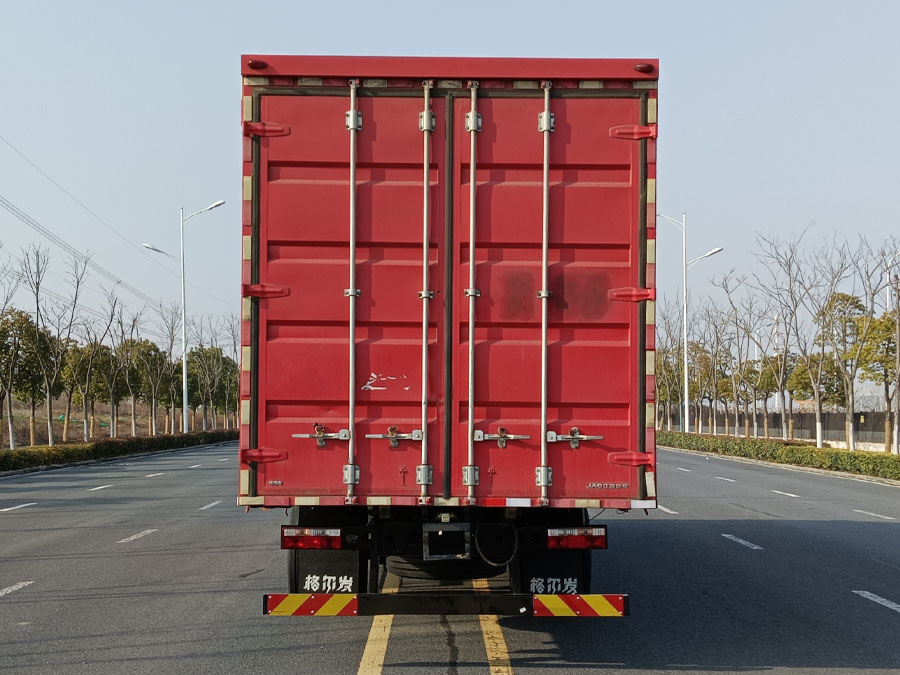 江淮牌HFC5181XYKP4K4A70S翼開(kāi)啟廂式車(chē)公告圖片