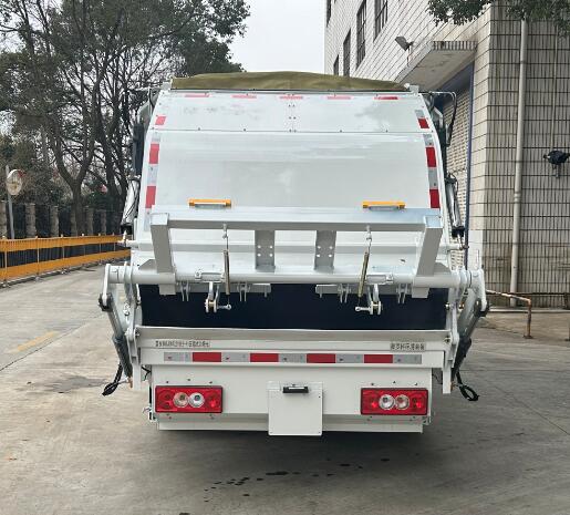 普羅科牌BJ5072ZYSE6-P1壓縮式垃圾車公告圖片