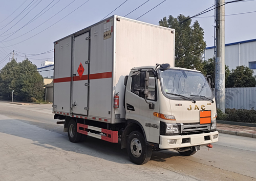 百捷牌QYY5045XRYHFC6易燃液體廂式運(yùn)輸車(chē)公告圖片