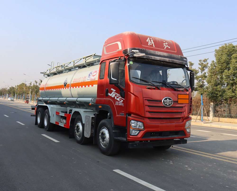 中汽力威牌HLW5325GFWCA6腐蝕性物品罐式運輸車公告圖片