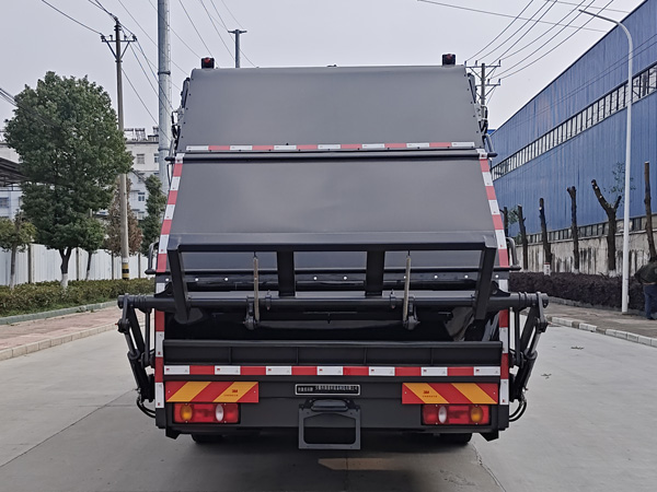 傳旗重科牌CQH5180ZYS6DF壓縮式垃圾車公告圖片
