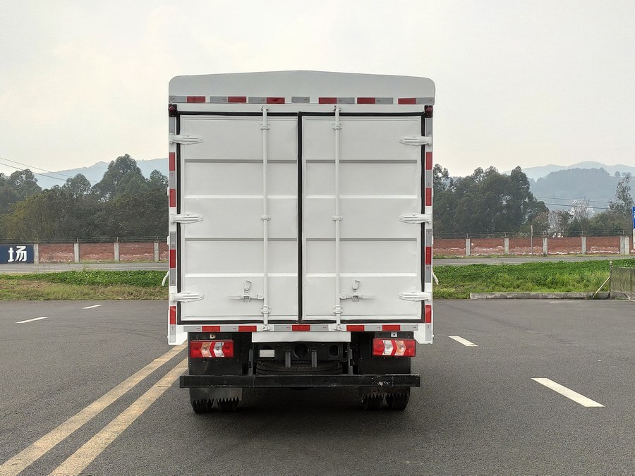 陜汽牌SX5041CCYNP63411倉柵式運(yùn)輸車公告圖片