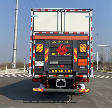 百捷牌QYY5180XRYDF6易燃液體廂式運(yùn)輸車公告圖片