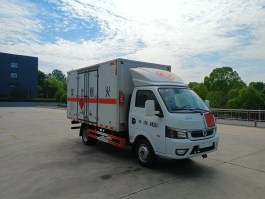 爆破器材运输车
