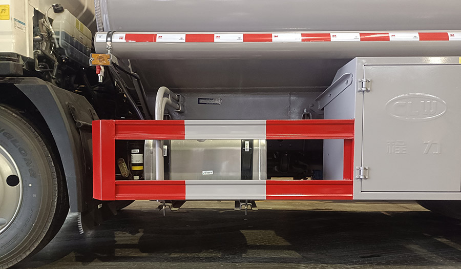 程力牌CL5128GJY6BWG加油車(chē)公告圖片