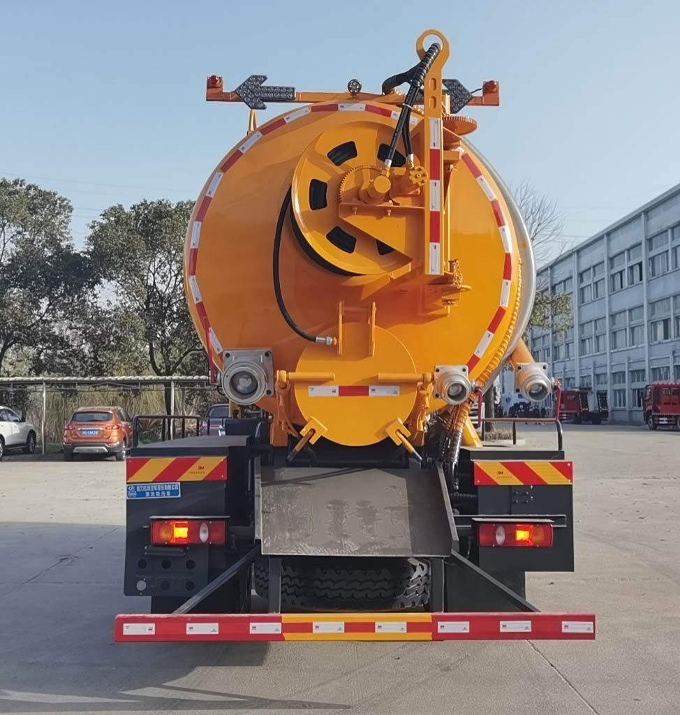 程力威牌CLW5182GQW6XC清洗吸污車公告圖片