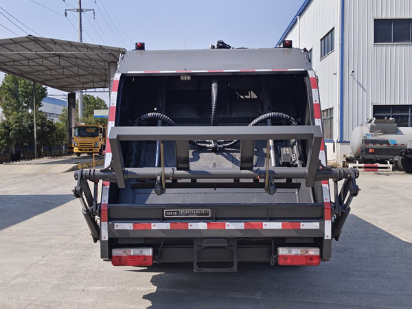 傳旗重科牌CQH5120ZYS6EQ壓縮式垃圾車公告圖片