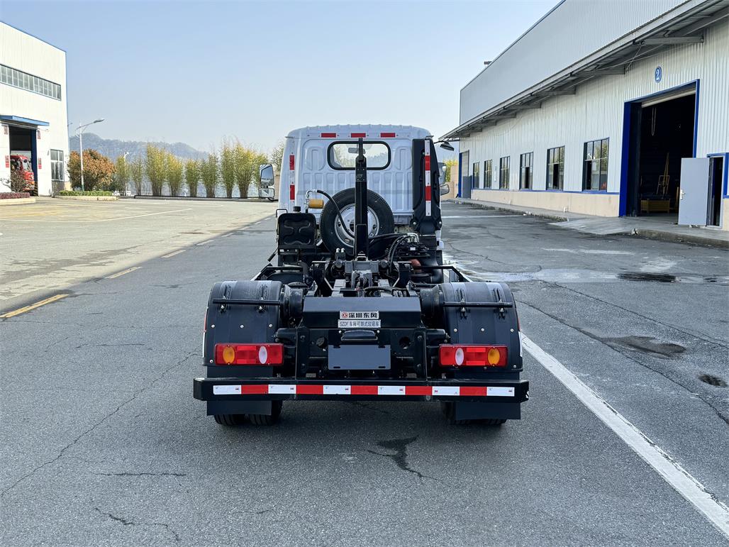 東風(fēng)牌EQ5040ZXXEH6車廂可卸式垃圾車公告圖片