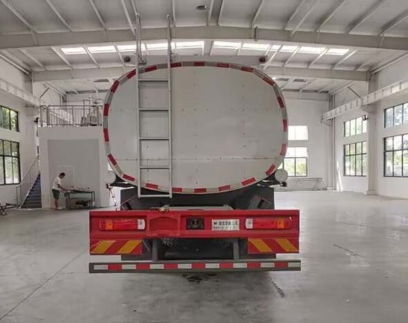 華威馳樂牌SGZ5318TGYZZ6T5供液車公告圖片