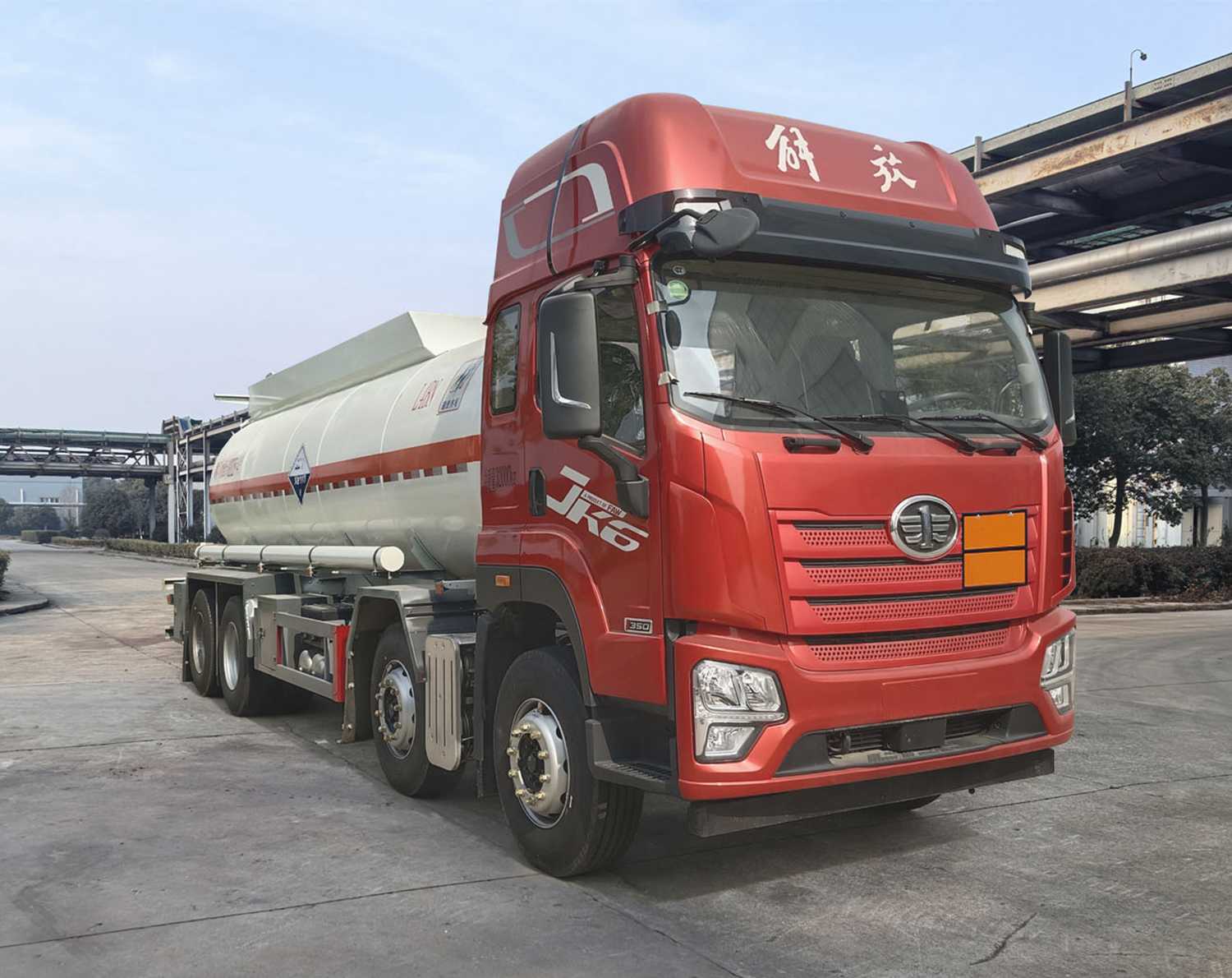 齊星牌QXC5320GFWC6Q腐蝕性物品罐式運(yùn)輸車(chē)