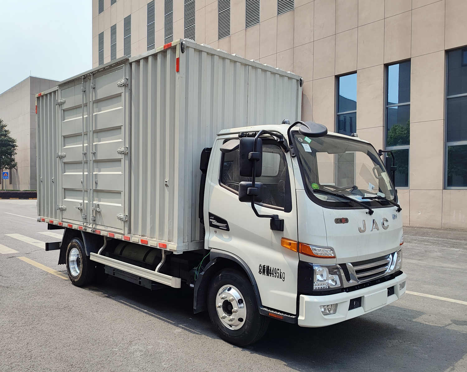 江淮牌HFC5045XXYP32N3C7NS廂式運(yùn)輸車公告圖片