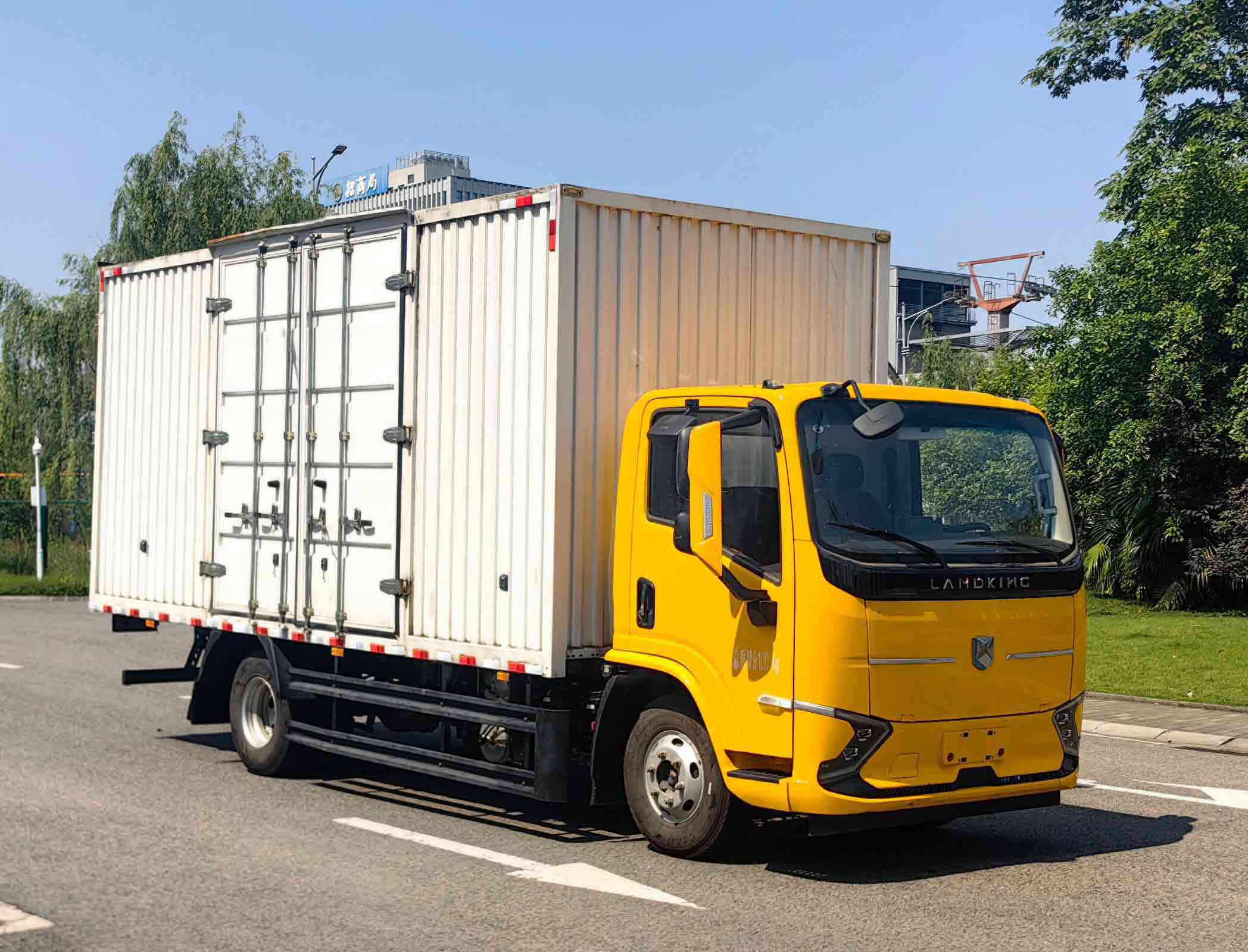 燕臺(tái)牌YTQ5092XXYKFEV381純電動(dòng)廂式運(yùn)輸車公告圖片