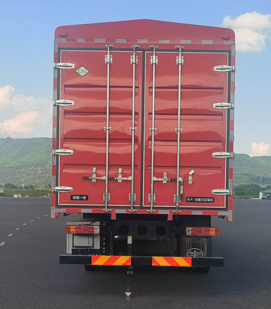 解放牌CA5250CCYP28K8L7T3NE6A90倉柵式運(yùn)輸車公告圖片