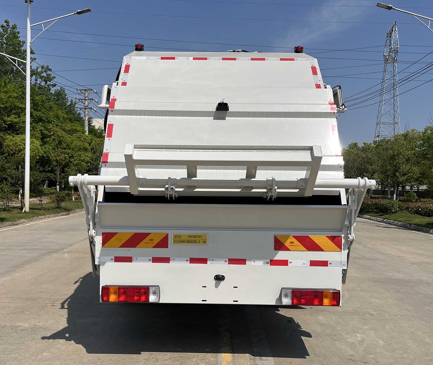 富巖汽車牌HWL5182ZYSBEV純電動壓縮式垃圾車公告圖片