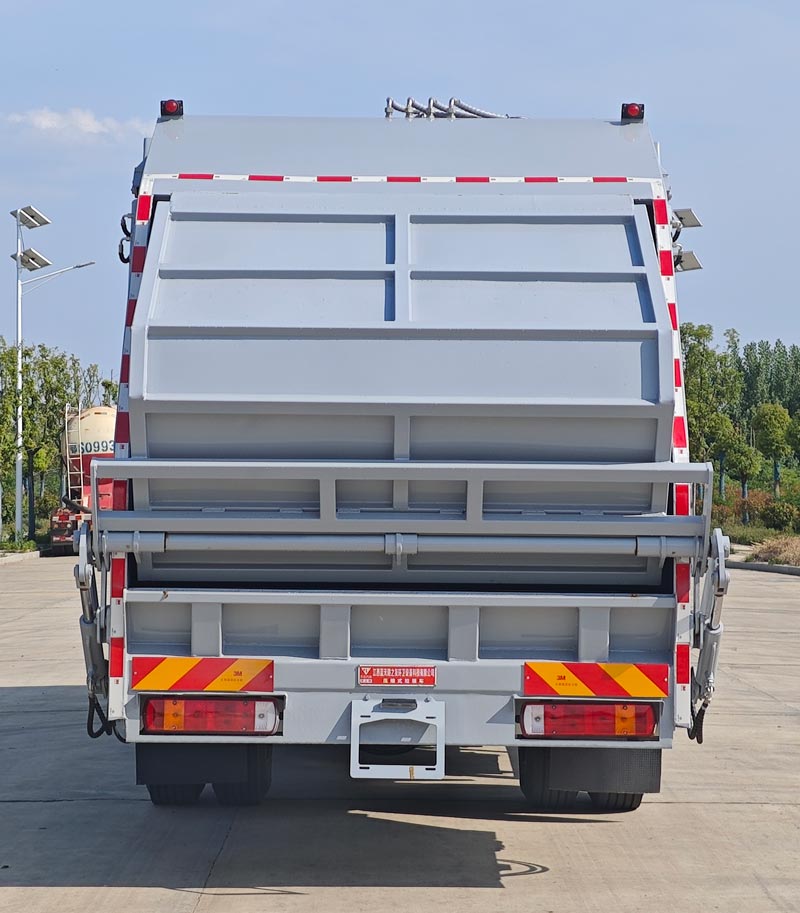 天云牌GTY5183ZYS6壓縮式垃圾車(chē)公告圖片