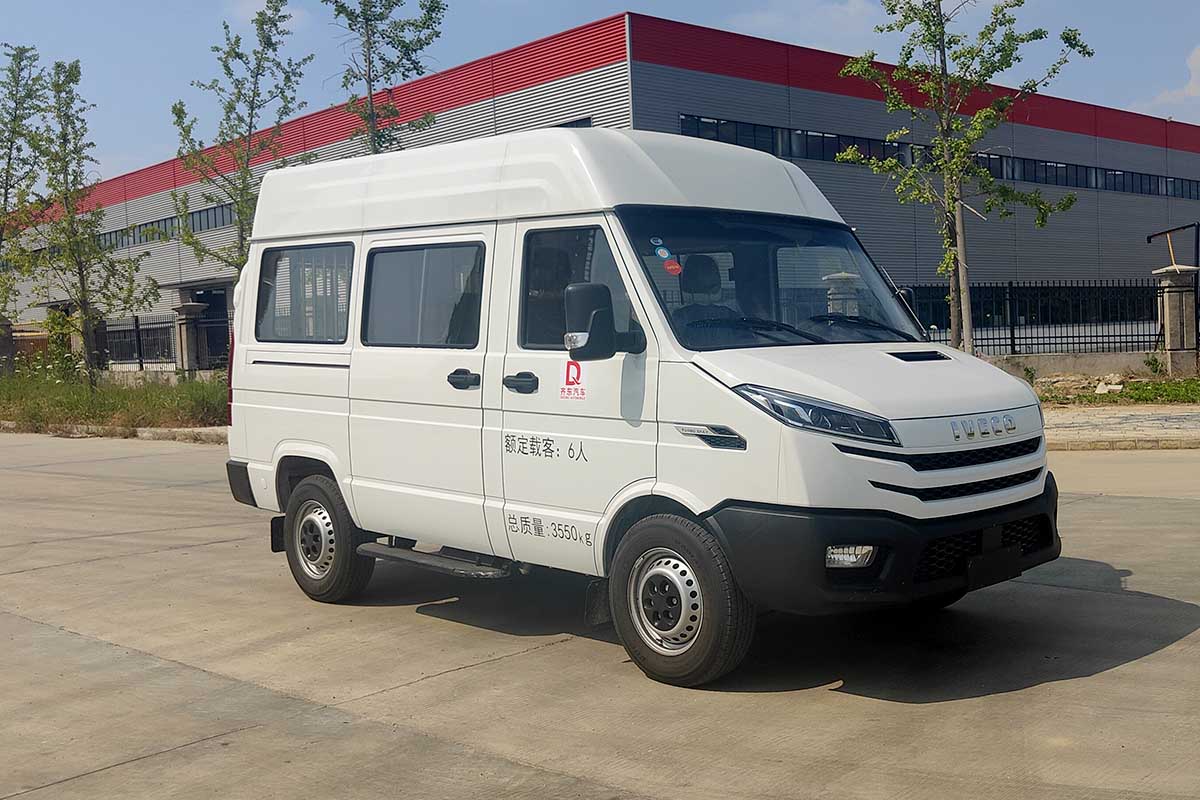 齊東方牌CLD5040XJQ6TH警犬運(yùn)輸車