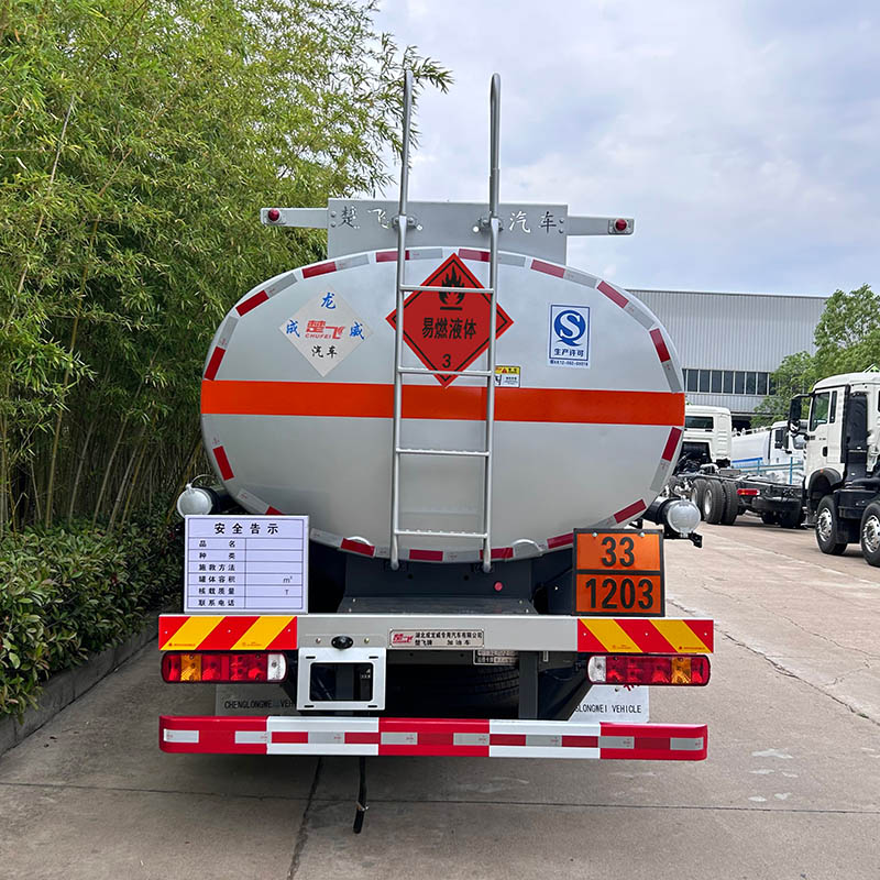 楚飛牌CLQ5180GJY6ZQ加油車公告圖片