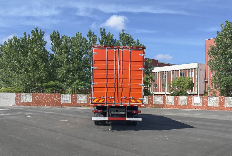 汕德卡牌ZZ5256XXYV56CHF1L廂式運(yùn)輸車公告圖片