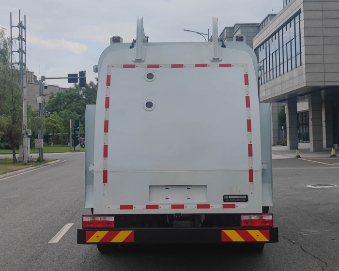 中植汽車牌CDL5180TCADFBEV純電動餐廚垃圾車公告圖片