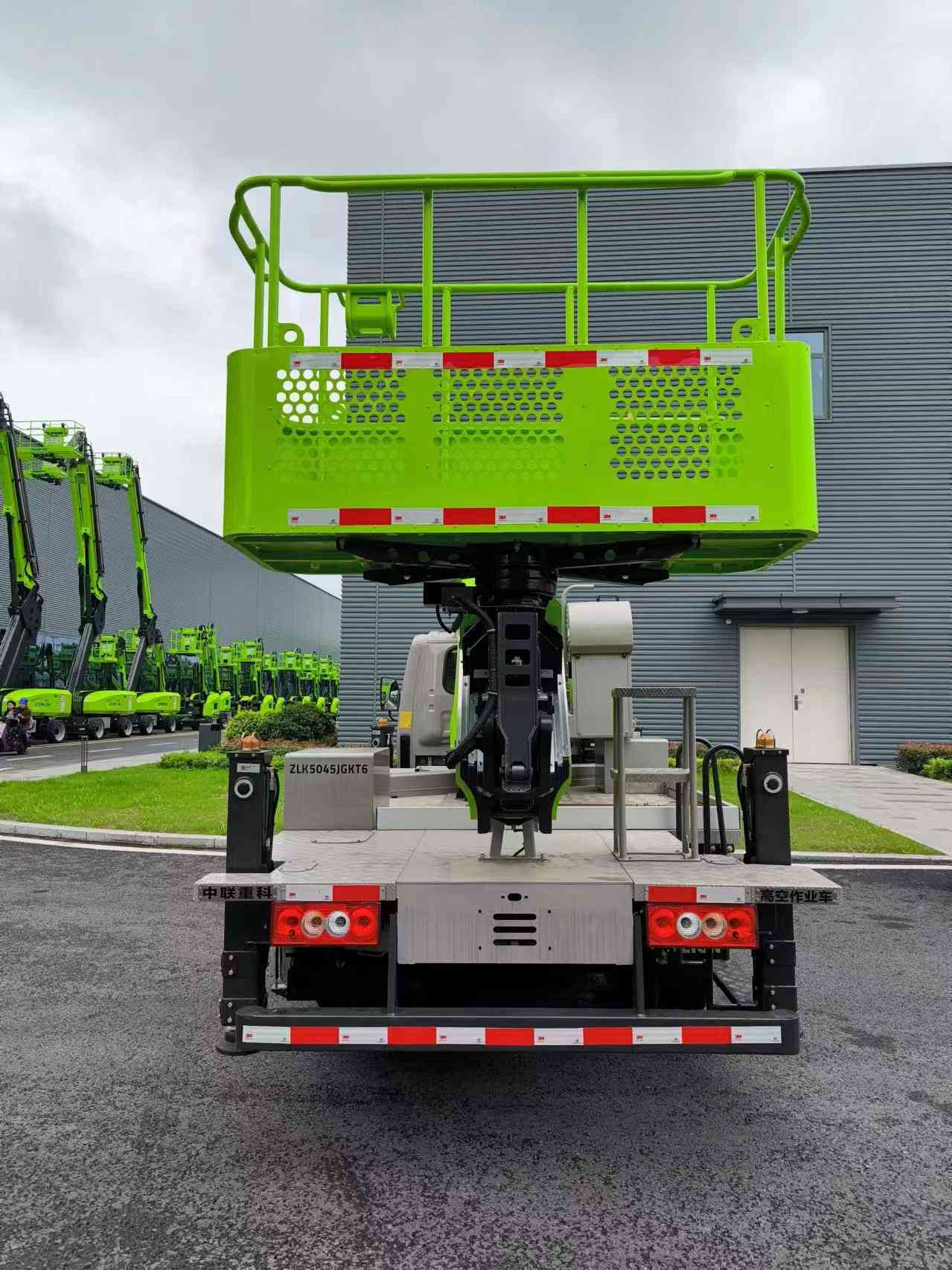 中聯(lián)重科牌ZLK5045JGKT6高空作業(yè)車公告圖片