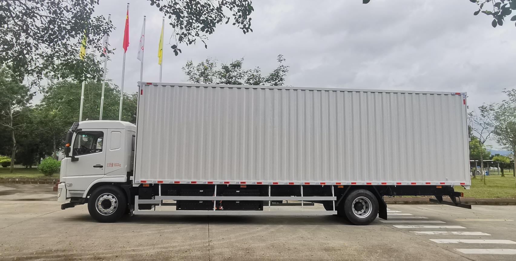 廣汽牌YC5180XYKFHWBEV純電動(dòng)翼開(kāi)啟廂式車(chē)公告圖片