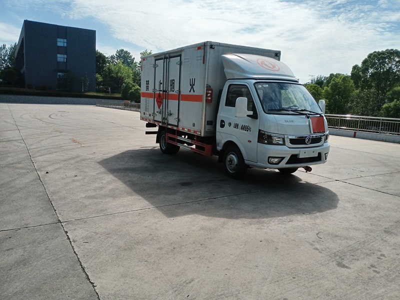 卡特利牌HTT5045XRYEQ6易燃液體廂式運(yùn)輸車