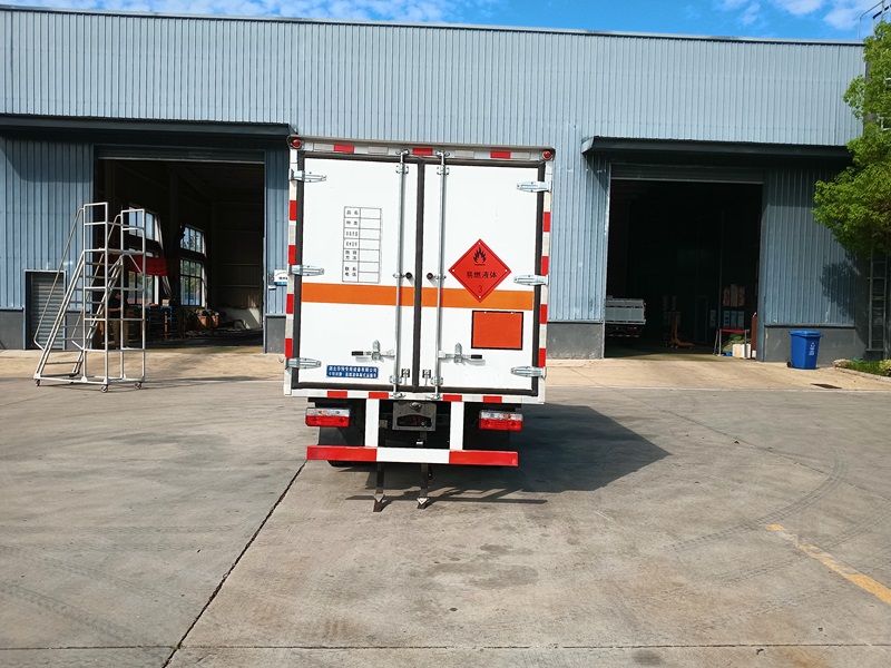 卡特利牌HTT5045XRYEQ6易燃液體廂式運(yùn)輸車公告圖片