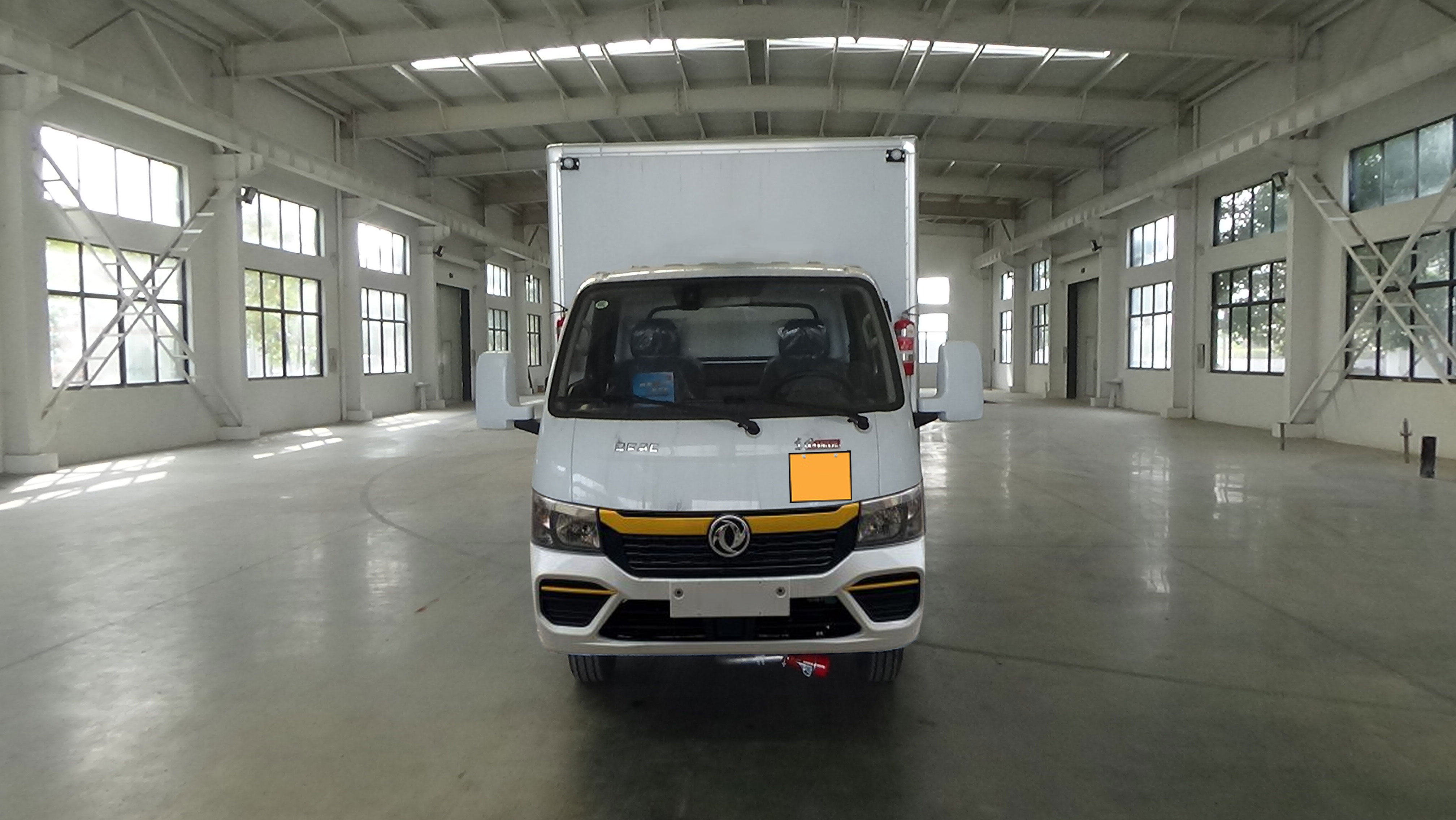 卡特利牌HTT5045XRYEQ6易燃液體廂式運(yùn)輸車公告圖片