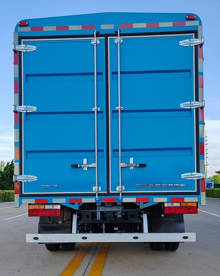 藍(lán)擎牌YTQ5042CCYKJEV341-LQ純電動(dòng)倉(cāng)柵式運(yùn)輸車(chē)公告圖片