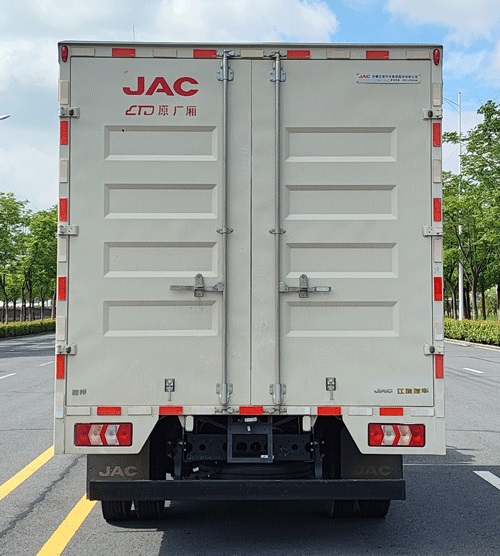 江淮牌HFC5093XXYP31K1C7S廂式運(yùn)輸車(chē)公告圖片