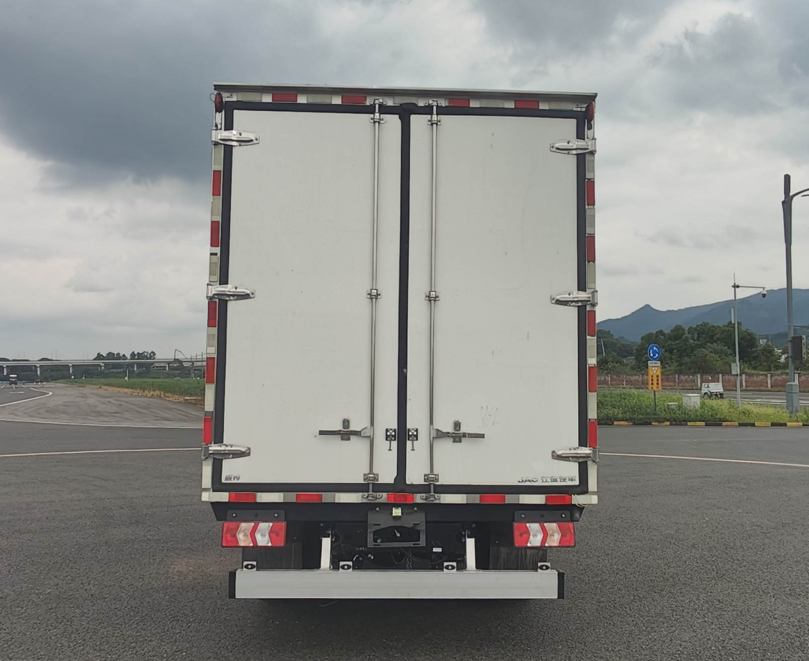 江淮牌HFC5043XLCEV5N純電動冷藏車公告圖片