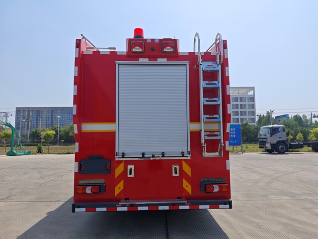 潤泰牌RT5381GXFPM180/B6泡沫消防車公告圖片