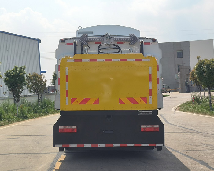 犀重牌AXZ5181TSLDFBEV純電動(dòng)掃路車公告圖片