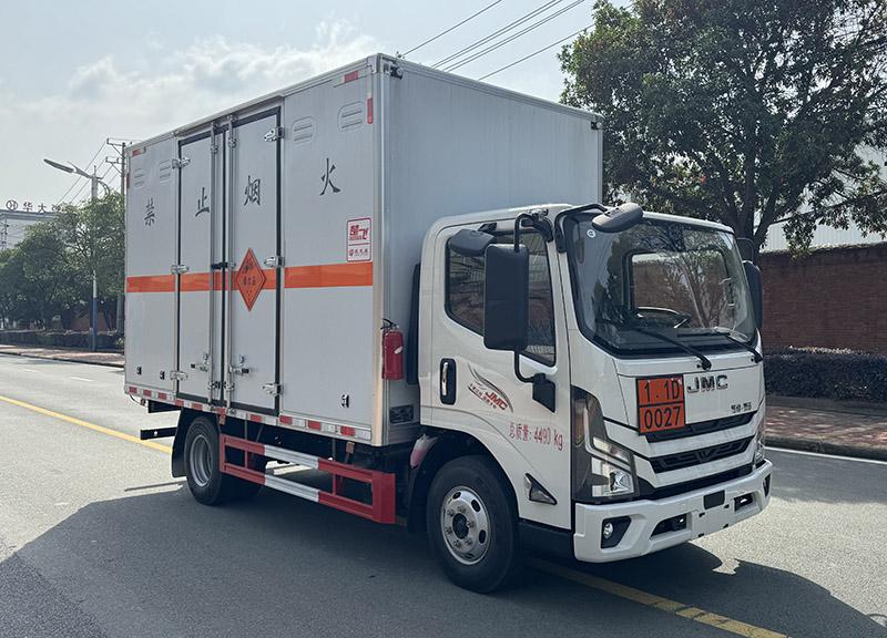 楚飛牌CLQ5042XQY6JX爆破器材運(yùn)輸車公告圖片