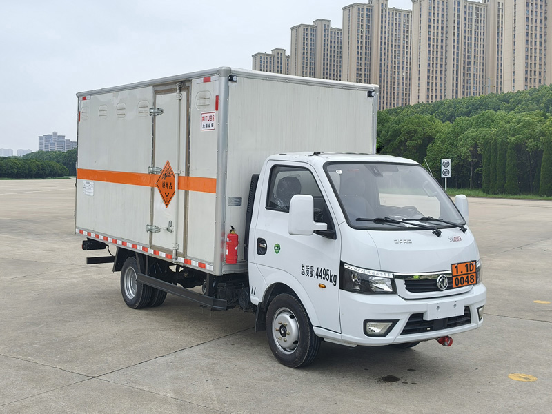 日途牌HTY5045XQYEQ6爆破器材運(yùn)輸車公告圖片